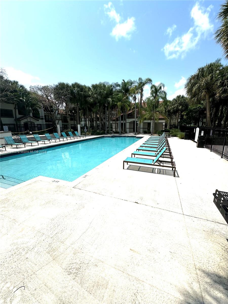 520 S Park Rd 16-12, Hollywood, Florida 33021, 1 Bedroom Bedrooms, ,1 BathroomBathrooms,Residentiallease,For Rent,520 S Park Rd 16-12,A11562489