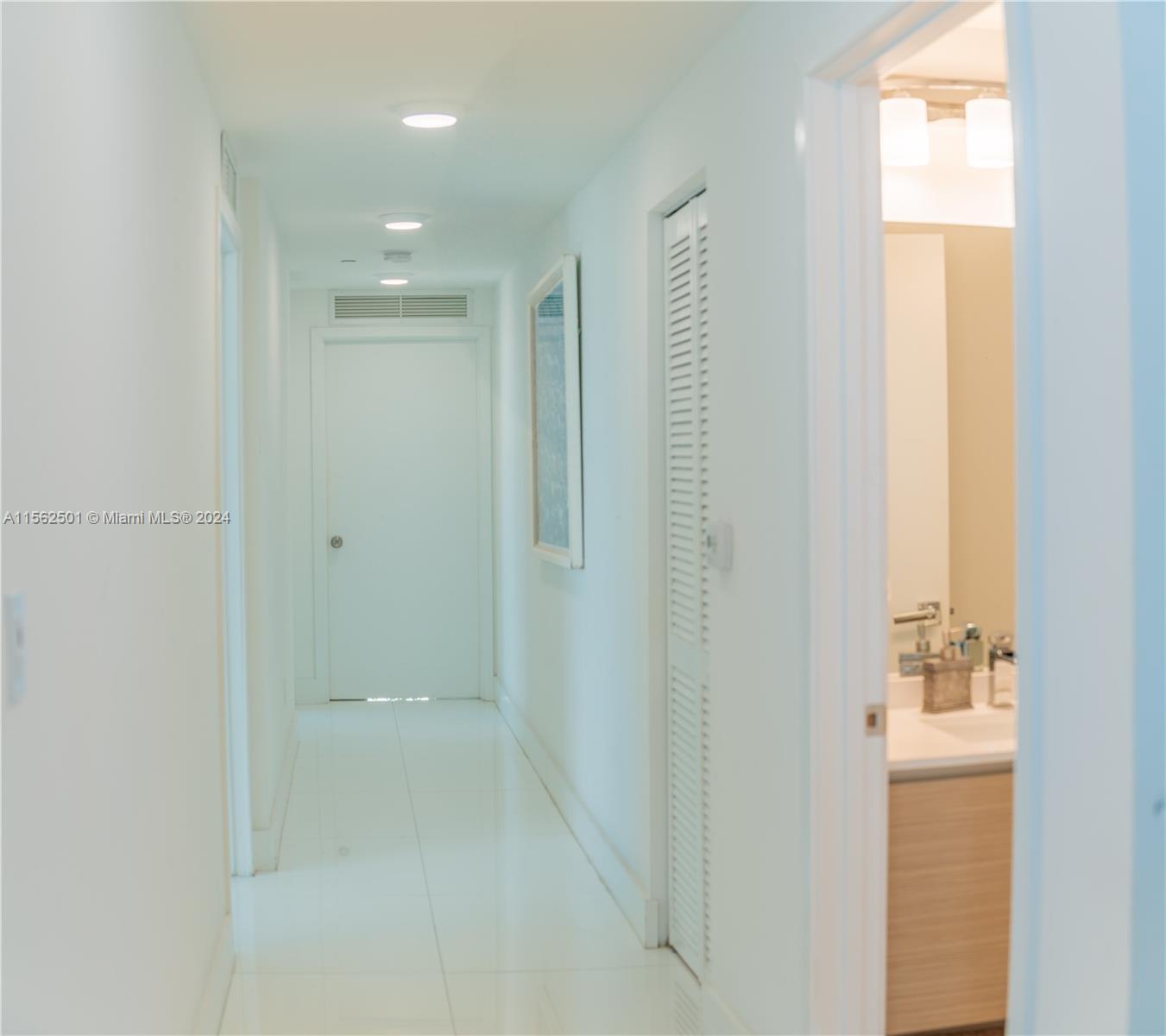 600 NE 27th St 2605, Miami, Florida 33137, 3 Bedrooms Bedrooms, ,2 BathroomsBathrooms,Residentiallease,For Rent,600 NE 27th St 2605,A11562501