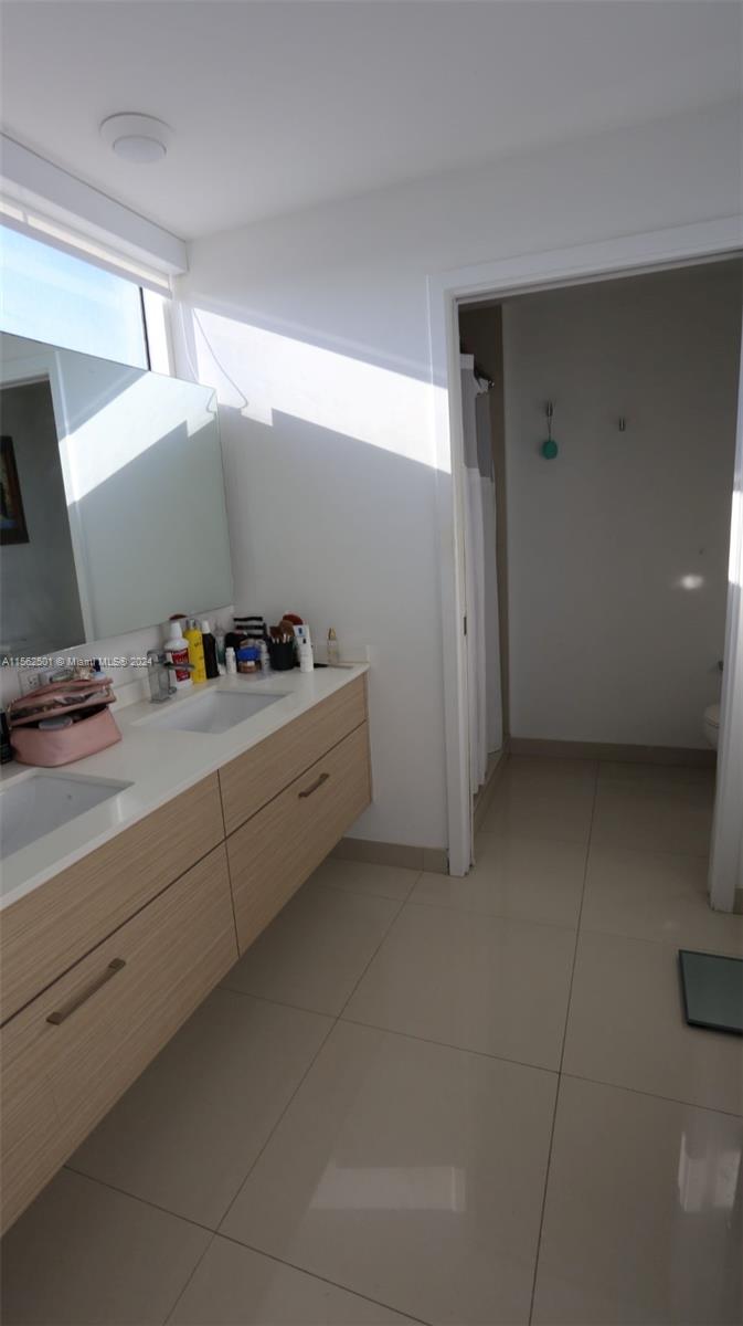 600 NE 27th St 2605, Miami, Florida 33137, 3 Bedrooms Bedrooms, ,2 BathroomsBathrooms,Residentiallease,For Rent,600 NE 27th St 2605,A11562501