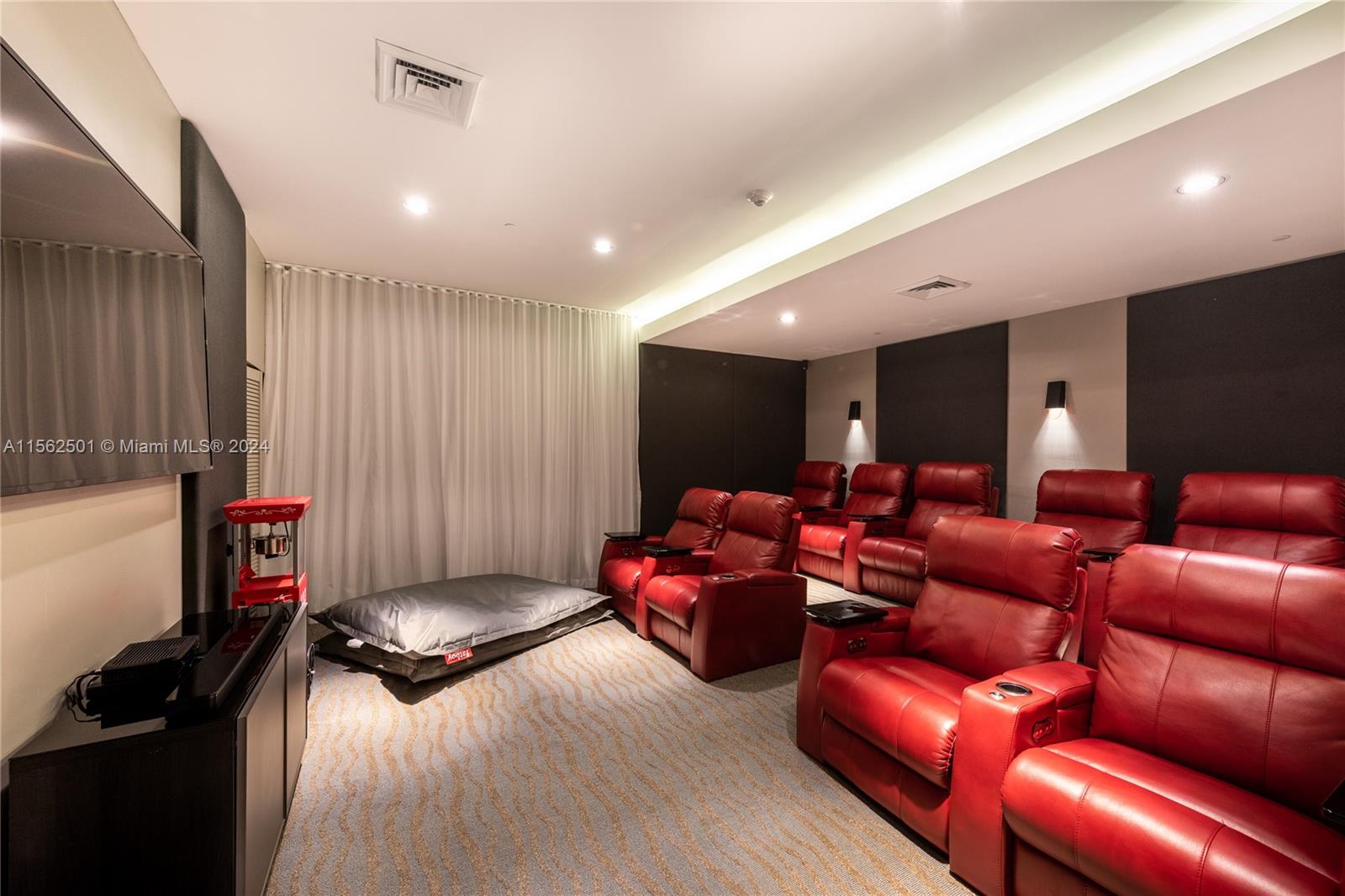 600 NE 27th St 2605, Miami, Florida 33137, 3 Bedrooms Bedrooms, ,2 BathroomsBathrooms,Residentiallease,For Rent,600 NE 27th St 2605,A11562501