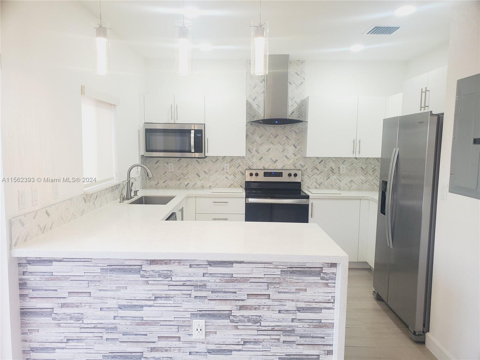 379 NW 12th Ave 379, Florida City, Florida 33034, 4 Bedrooms Bedrooms, ,3 BathroomsBathrooms,Residentiallease,For Rent,379 NW 12th Ave 379,A11562393