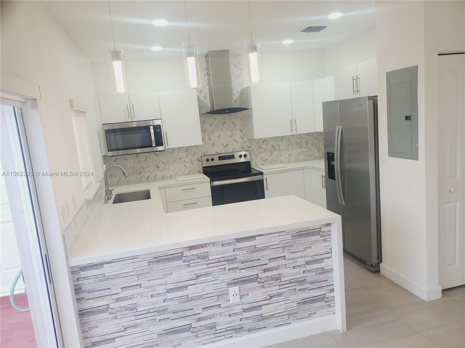 379 NW 12th Ave 379, Florida City, Florida 33034, 4 Bedrooms Bedrooms, ,3 BathroomsBathrooms,Residentiallease,For Rent,379 NW 12th Ave 379,A11562393