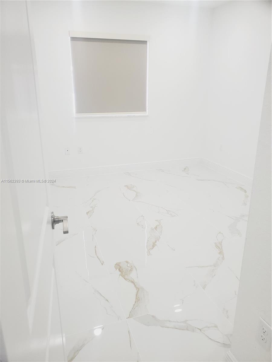 379 NW 12th Ave 379, Florida City, Florida 33034, 4 Bedrooms Bedrooms, ,3 BathroomsBathrooms,Residentiallease,For Rent,379 NW 12th Ave 379,A11562393