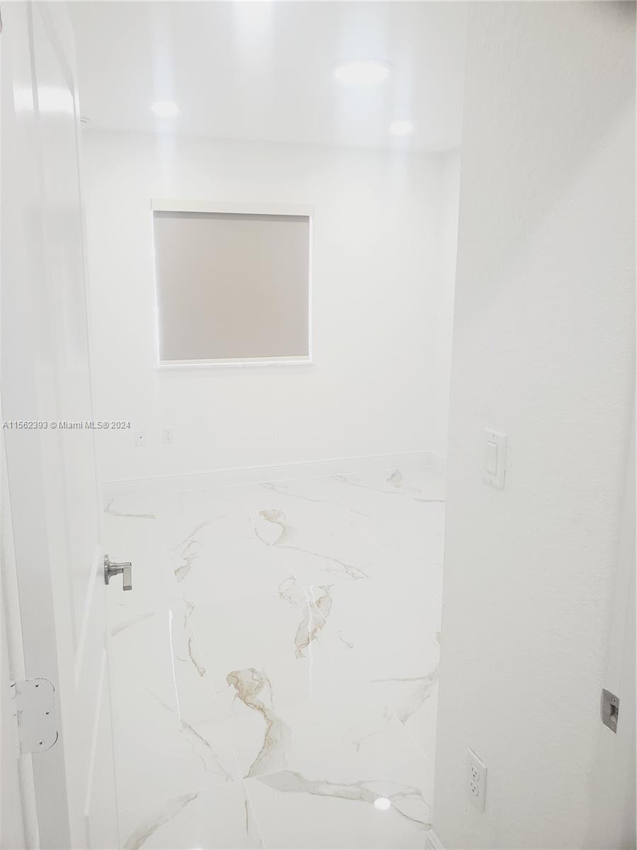 379 NW 12th Ave 379, Florida City, Florida 33034, 4 Bedrooms Bedrooms, ,3 BathroomsBathrooms,Residentiallease,For Rent,379 NW 12th Ave 379,A11562393