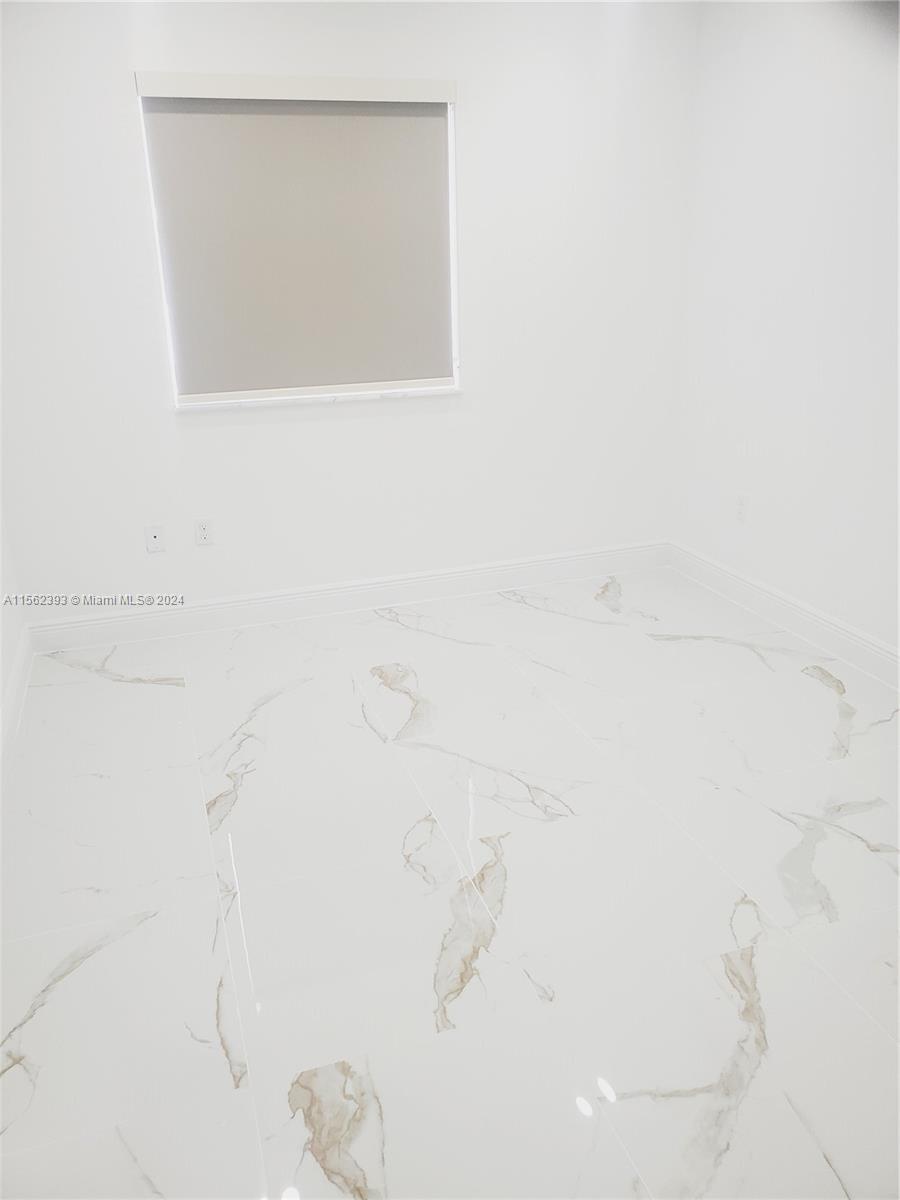 379 NW 12th Ave 379, Florida City, Florida 33034, 4 Bedrooms Bedrooms, ,3 BathroomsBathrooms,Residentiallease,For Rent,379 NW 12th Ave 379,A11562393