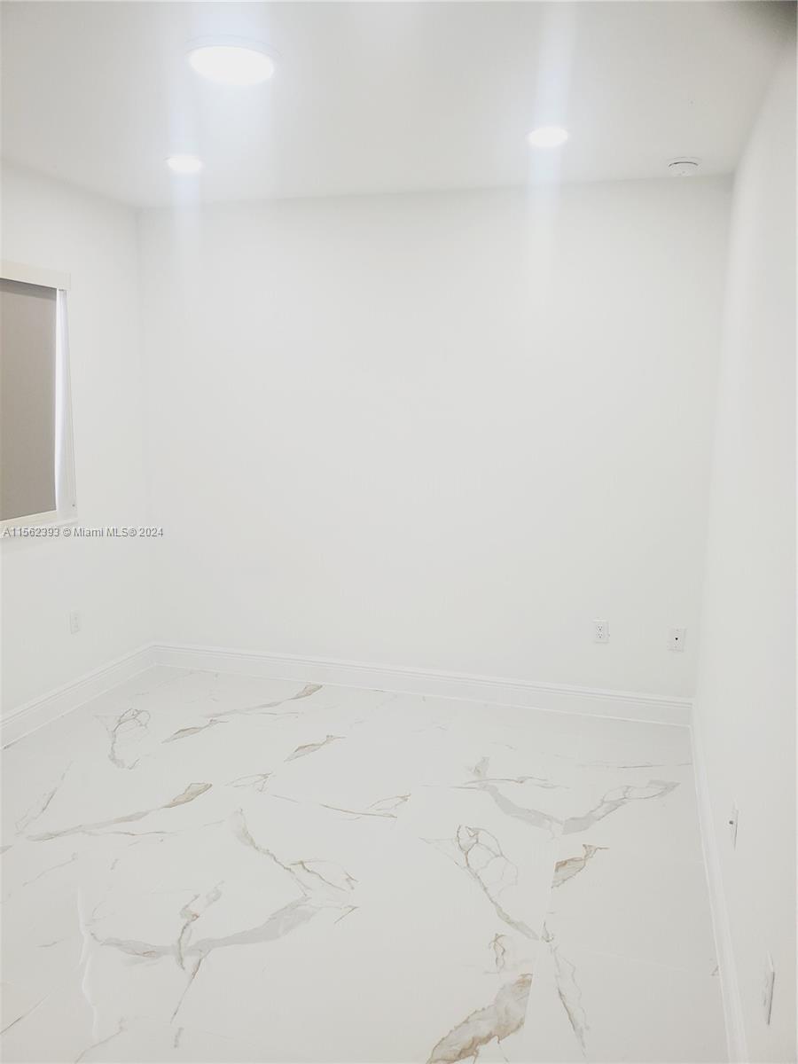 379 NW 12th Ave 379, Florida City, Florida 33034, 4 Bedrooms Bedrooms, ,3 BathroomsBathrooms,Residentiallease,For Rent,379 NW 12th Ave 379,A11562393