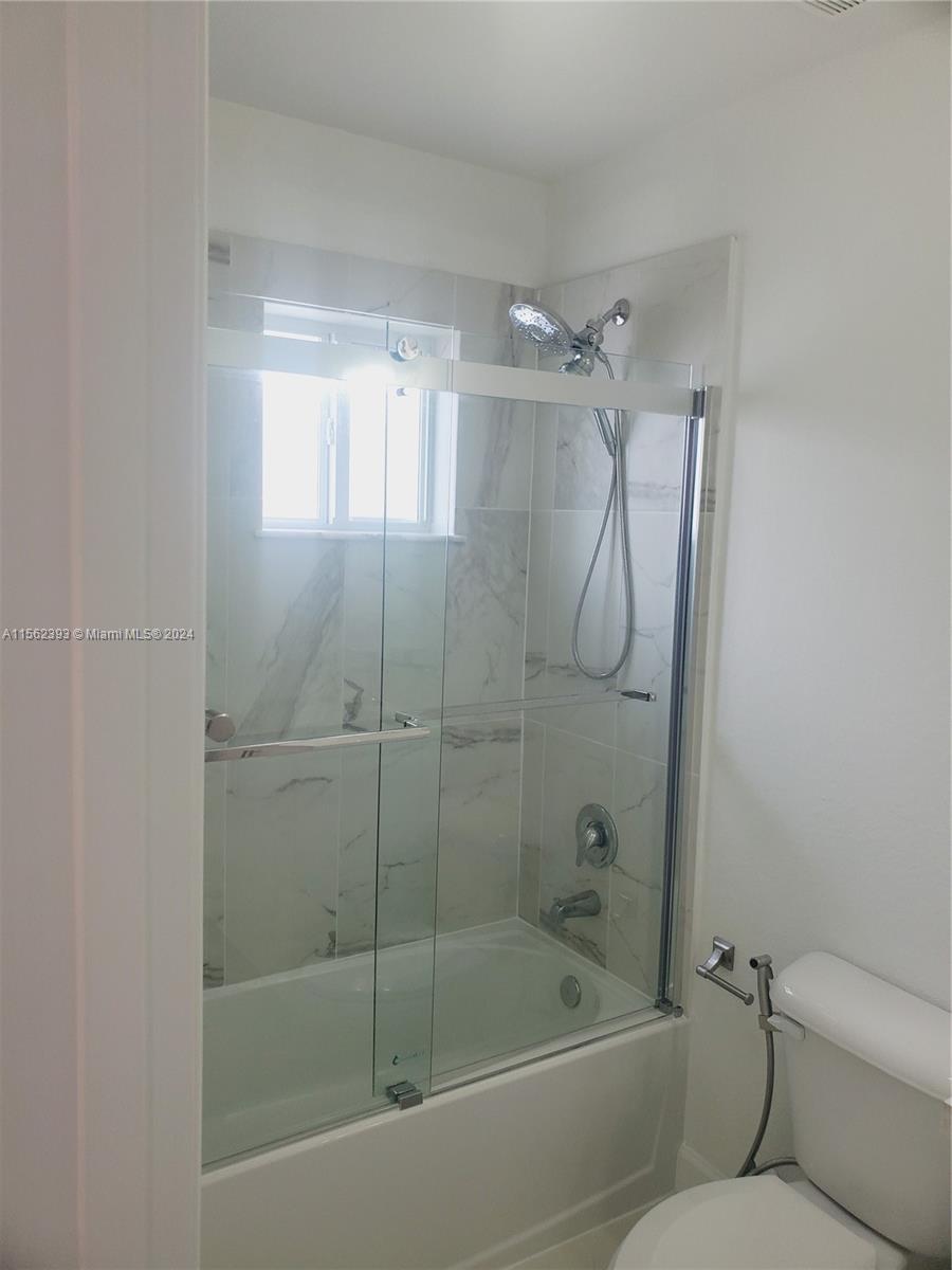 379 NW 12th Ave 379, Florida City, Florida 33034, 4 Bedrooms Bedrooms, ,3 BathroomsBathrooms,Residentiallease,For Rent,379 NW 12th Ave 379,A11562393