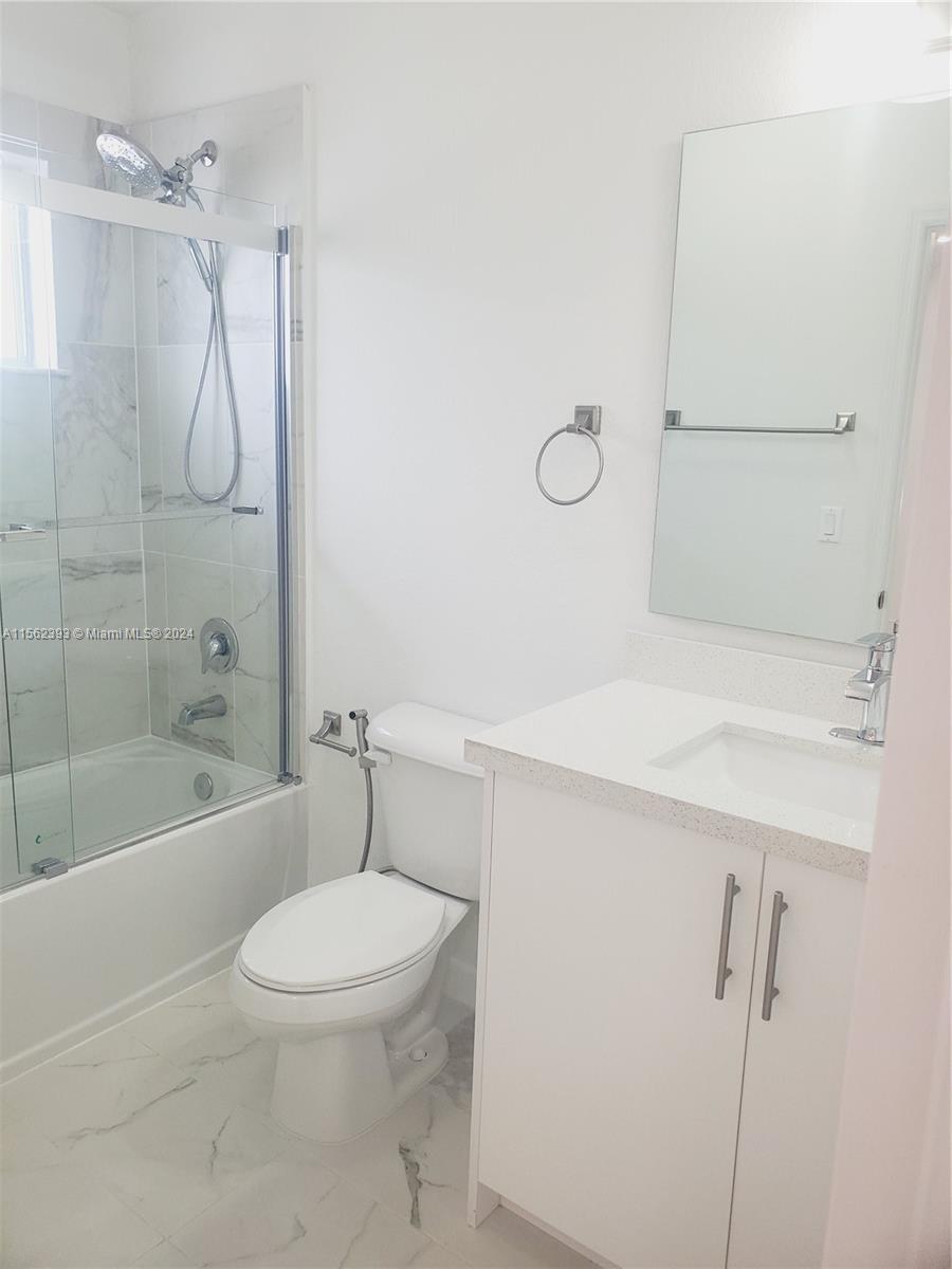 379 NW 12th Ave 379, Florida City, Florida 33034, 4 Bedrooms Bedrooms, ,3 BathroomsBathrooms,Residentiallease,For Rent,379 NW 12th Ave 379,A11562393