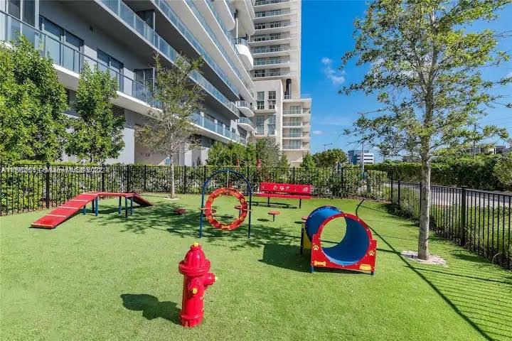 Miami, Florida 33137, 2 Bedrooms Bedrooms, ,2 BathroomsBathrooms,Residentiallease,For Rent,A11562519