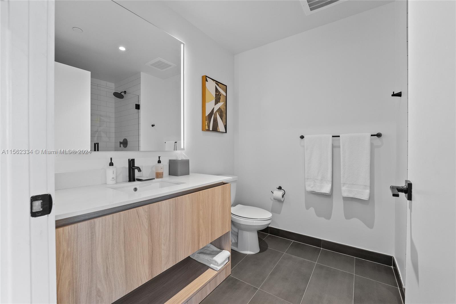 398 NE 5th St 3901, Miami, Florida 33132, 3 Bedrooms Bedrooms, ,3 BathroomsBathrooms,Residential,For Sale,398 NE 5th St 3901,A11562334