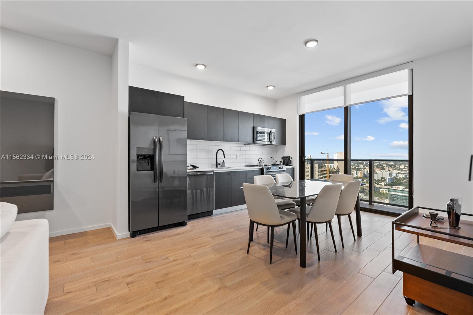 398 NE 5th St 3901, Miami, Florida 33132, 3 Bedrooms Bedrooms, ,3 BathroomsBathrooms,Residential,For Sale,398 NE 5th St 3901,A11562334