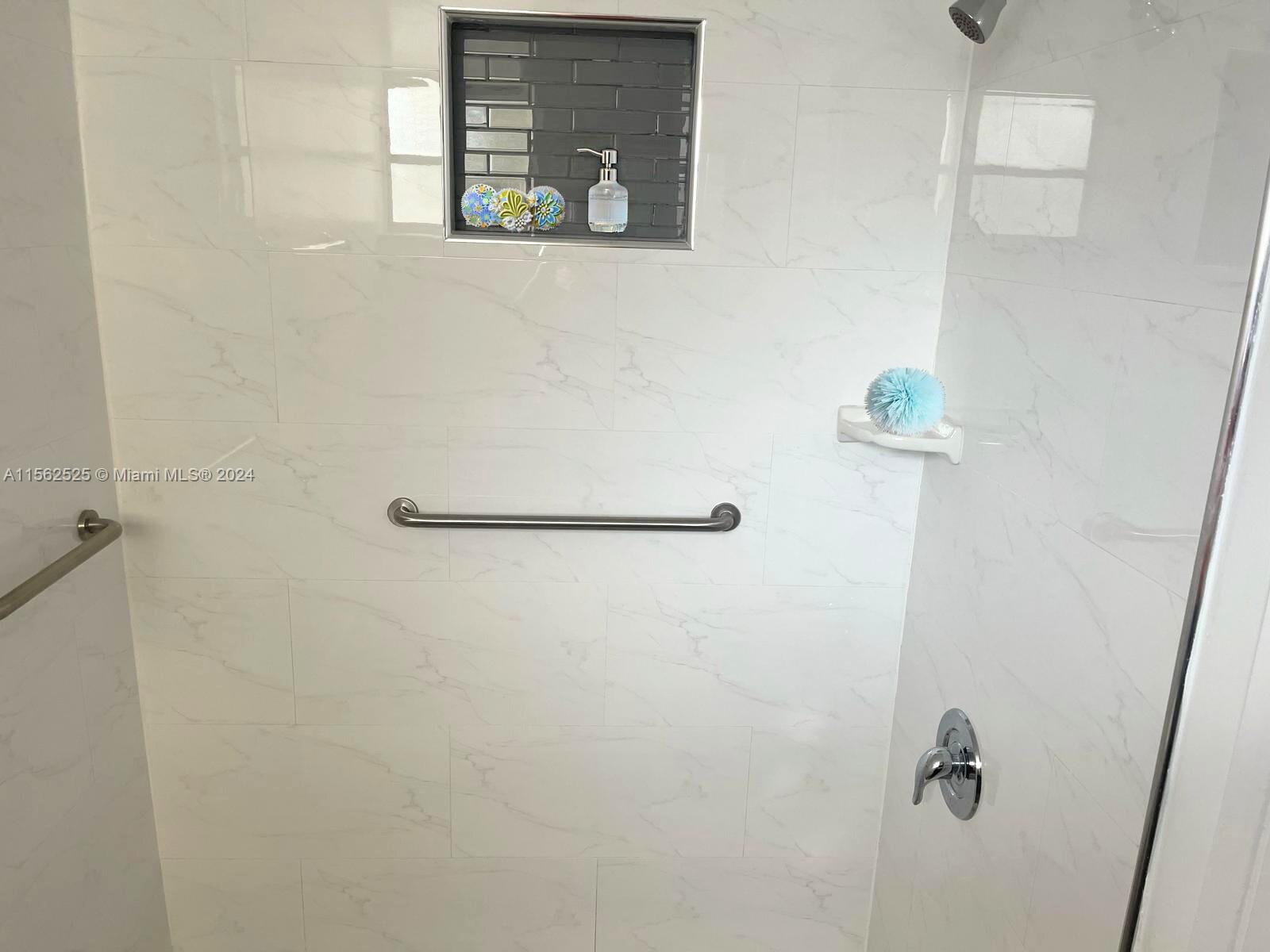 8810 Fontainebleau Blvd 101, Miami, Florida 33172, 1 Bedroom Bedrooms, ,1 BathroomBathrooms,Residential,For Sale,8810 Fontainebleau Blvd 101,A11562525