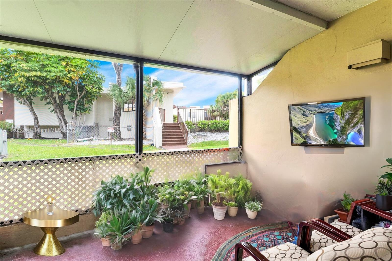 8810 Fontainebleau Blvd 101, Miami, Florida 33172, 1 Bedroom Bedrooms, ,1 BathroomBathrooms,Residential,For Sale,8810 Fontainebleau Blvd 101,A11562525