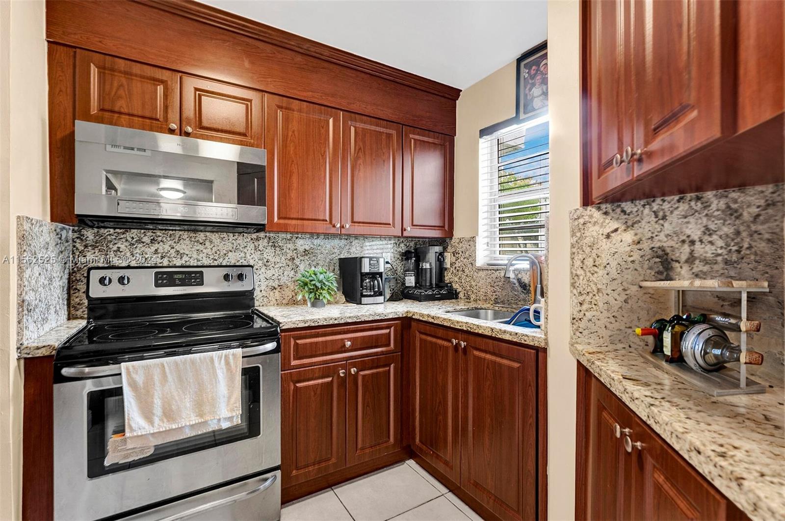 8810 Fontainebleau Blvd 101, Miami, Florida 33172, 1 Bedroom Bedrooms, ,1 BathroomBathrooms,Residential,For Sale,8810 Fontainebleau Blvd 101,A11562525