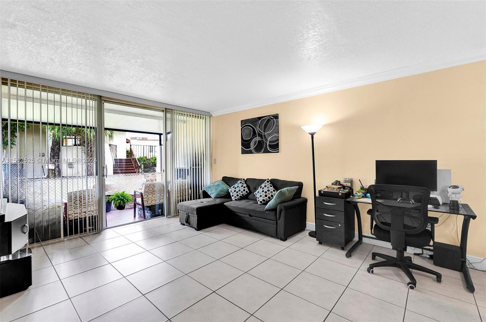 8810 Fontainebleau Blvd 101, Miami, Florida 33172, 1 Bedroom Bedrooms, ,1 BathroomBathrooms,Residential,For Sale,8810 Fontainebleau Blvd 101,A11562525