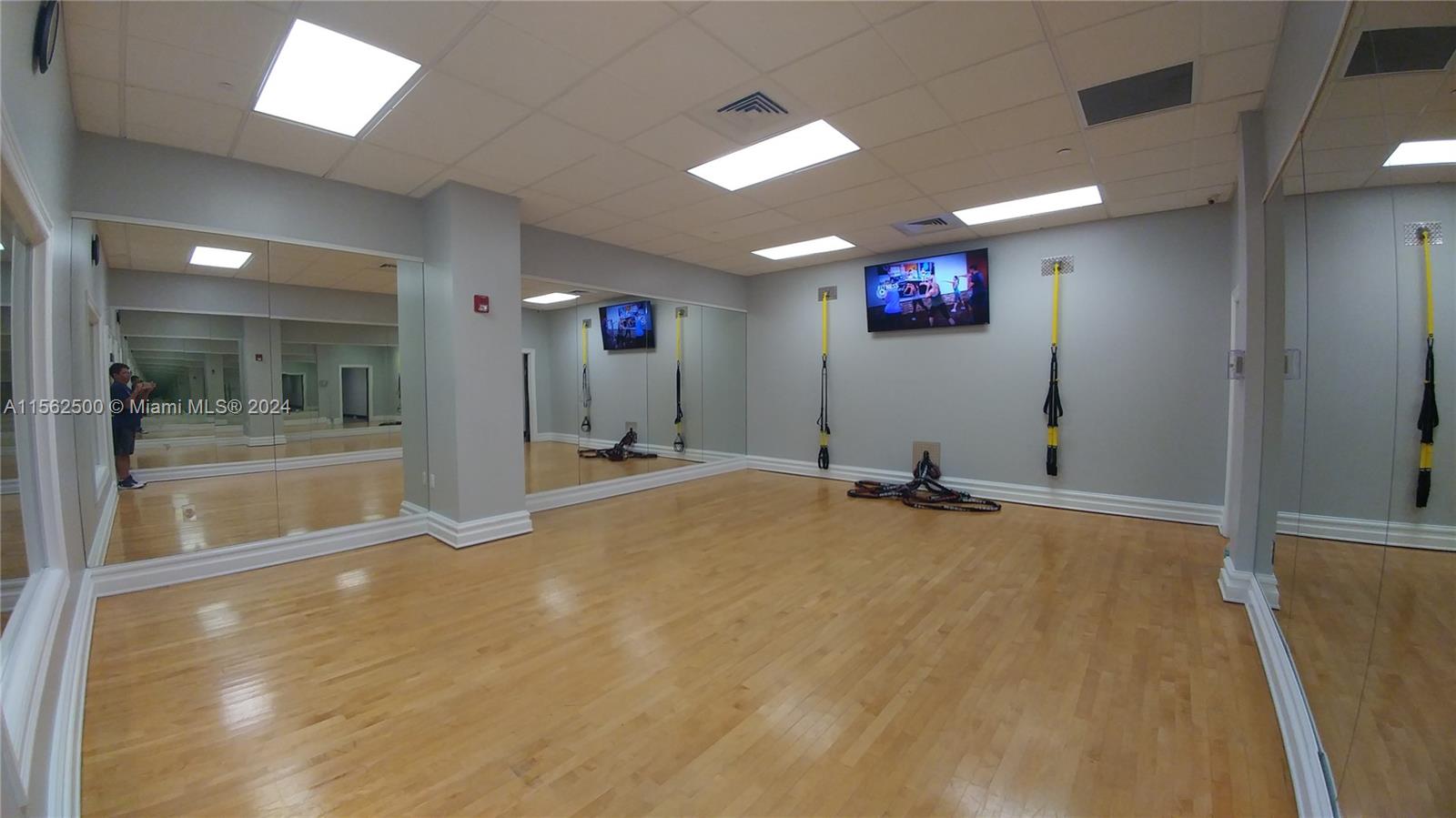 2501 S Ocean Dr L04, Hollywood, Florida 33019, 1 Bedroom Bedrooms, ,1 BathroomBathrooms,Residential,For Sale,2501 S Ocean Dr L04,A11562500