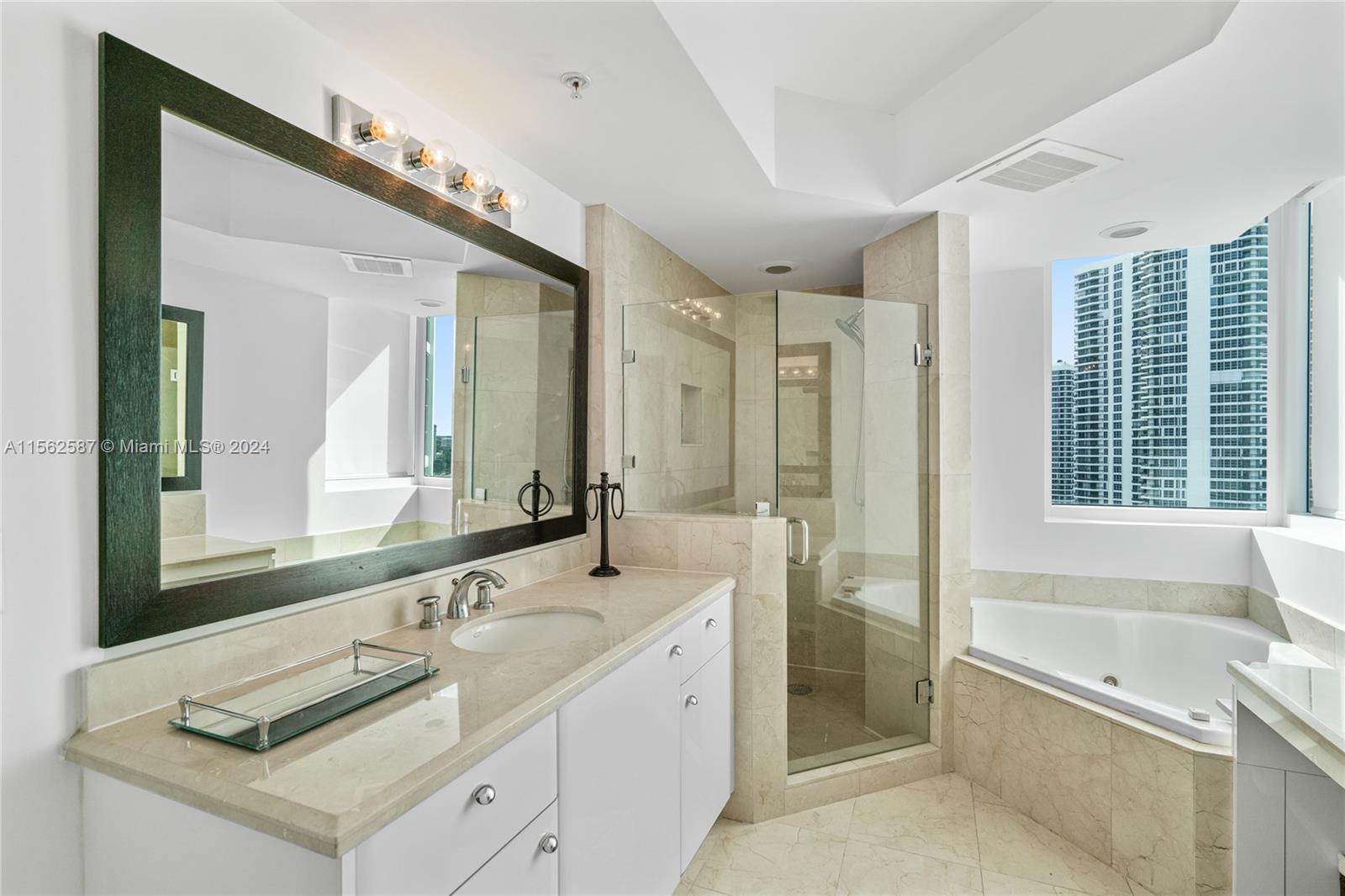 19400 Turnberry Way 1731, Aventura, Florida 33180, 2 Bedrooms Bedrooms, ,3 BathroomsBathrooms,Residential,For Sale,19400 Turnberry Way 1731,A11562587