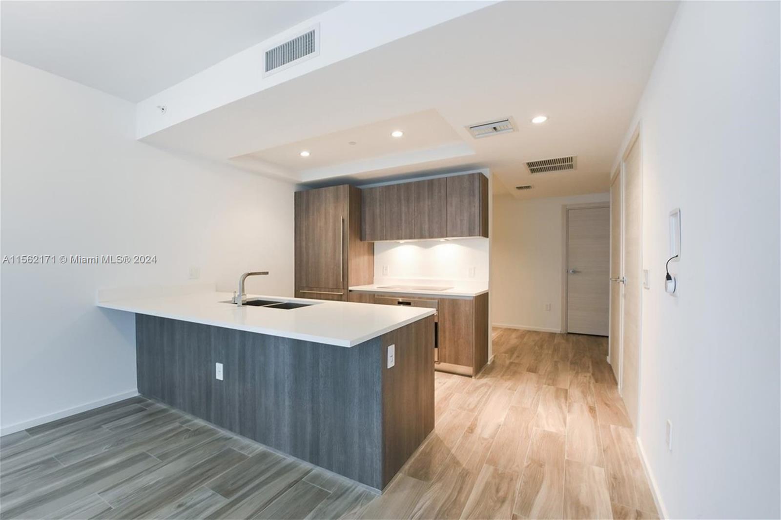 801 S Miami Ave 1006, Miami, Florida 33130, 1 Bedroom Bedrooms, ,2 BathroomsBathrooms,Residential,For Sale,801 S Miami Ave 1006,A11562171