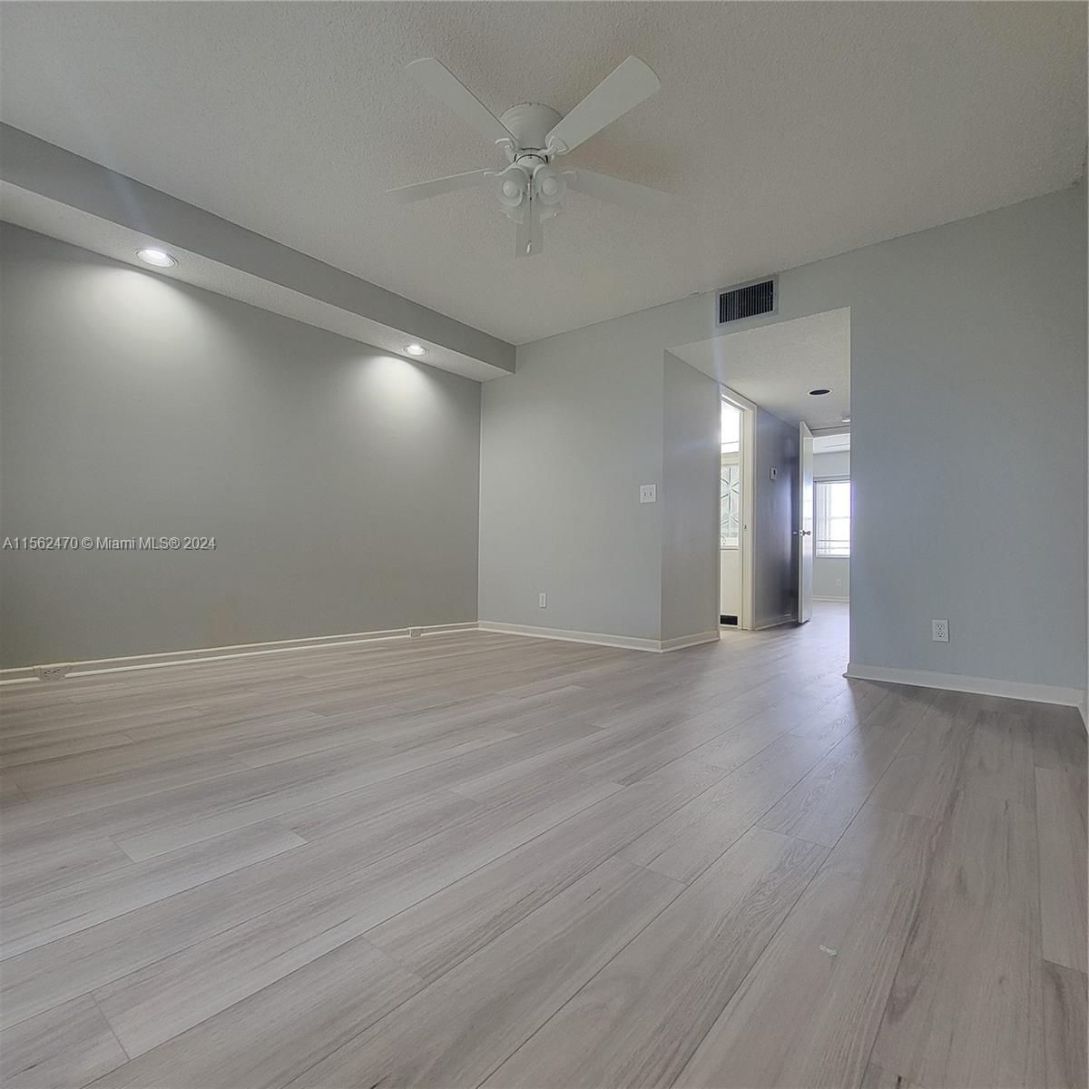 1351 SW 125th Ave 410S, Pembroke Pines, Florida 33027, 1 Bedroom Bedrooms, ,1 BathroomBathrooms,Residentiallease,For Rent,1351 SW 125th Ave 410S,A11562470