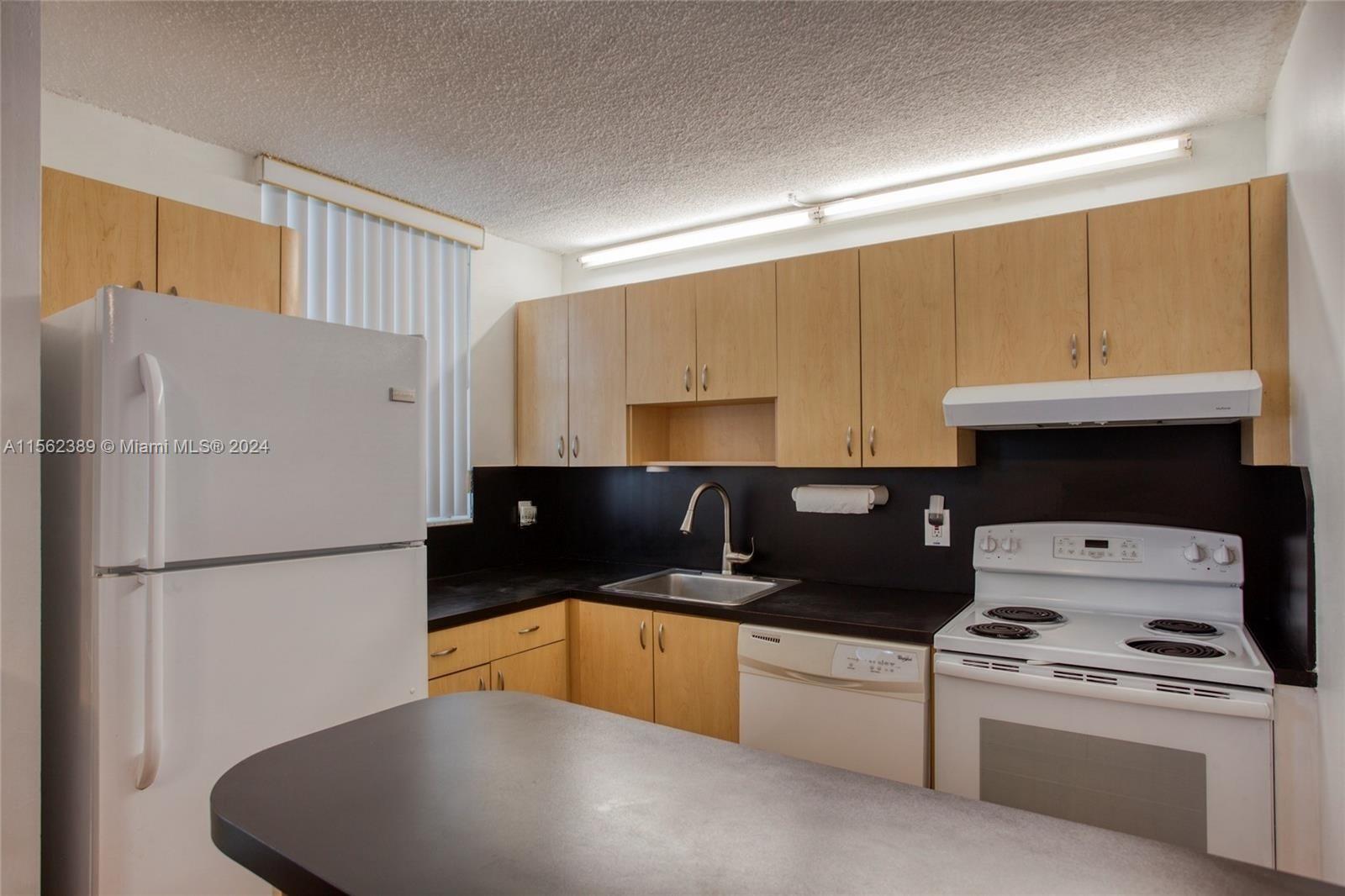 1801 S Treasure Dr 416, North Bay Village, Florida 33141, 2 Bedrooms Bedrooms, ,2 BathroomsBathrooms,Residentiallease,For Rent,1801 S Treasure Dr 416,A11562389