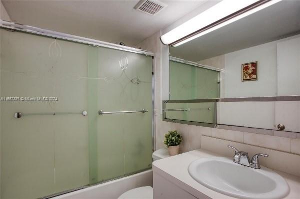 1801 S Treasure Dr 416, North Bay Village, Florida 33141, 2 Bedrooms Bedrooms, ,2 BathroomsBathrooms,Residentiallease,For Rent,1801 S Treasure Dr 416,A11562389