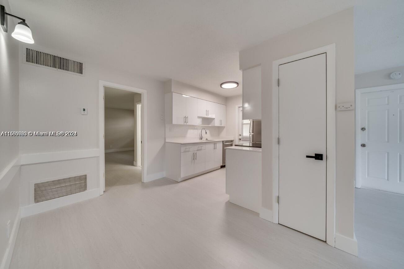 921 SW 74 TER 101A, North Lauderdale, Florida 33068, 3 Bedrooms Bedrooms, ,2 BathroomsBathrooms,Residentiallease,For Rent,921 SW 74 TER 101A,A11560783