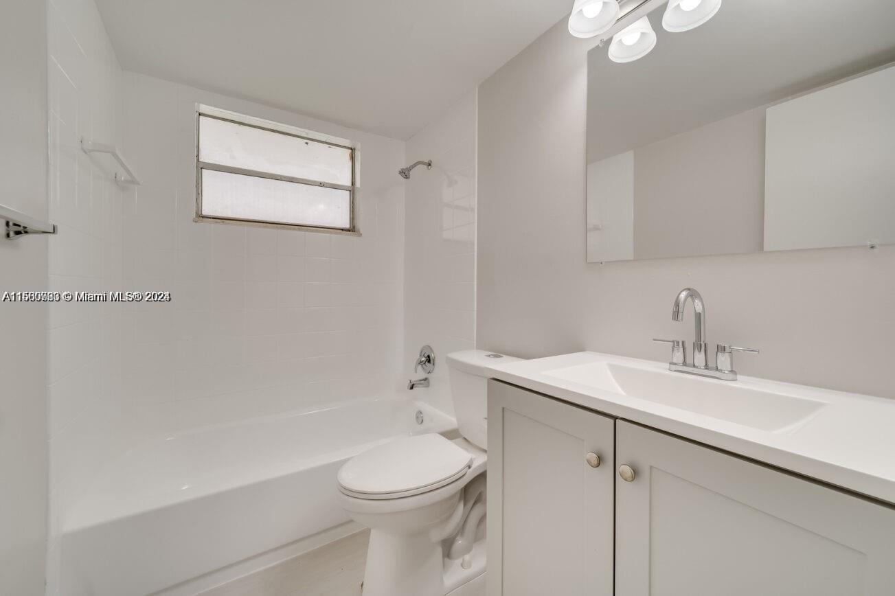 921 SW 74 TER 101A, North Lauderdale, Florida 33068, 3 Bedrooms Bedrooms, ,2 BathroomsBathrooms,Residentiallease,For Rent,921 SW 74 TER 101A,A11560783