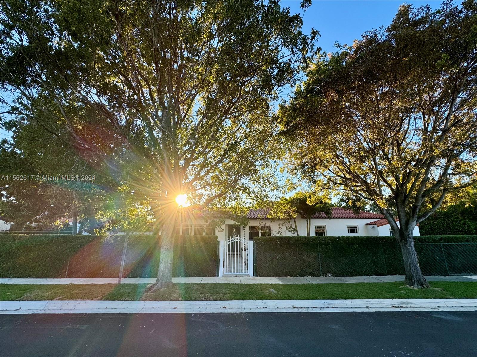 2286 SW 21st Ave, Miami, Florida 33145, 3 Bedrooms Bedrooms, ,2 BathroomsBathrooms,Residentiallease,For Rent,2286 SW 21st Ave,A11562617