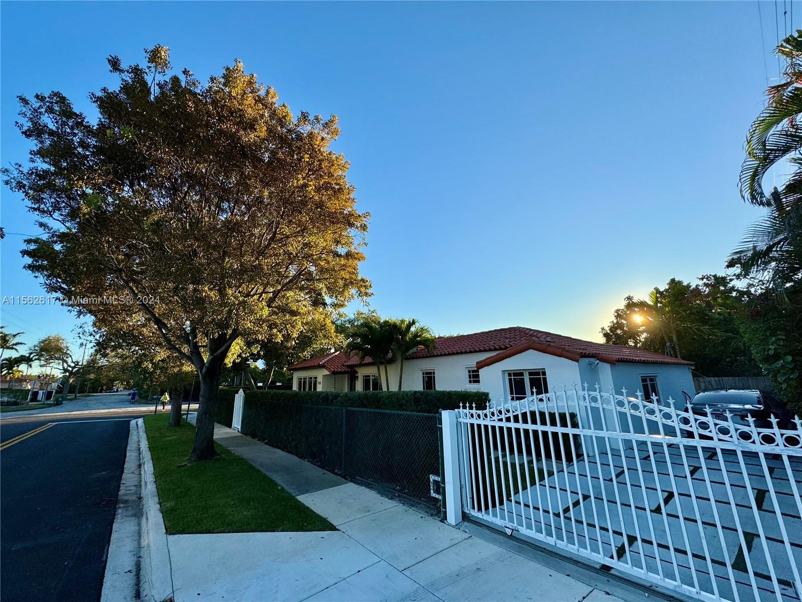 2286 SW 21st Ave, Miami, Florida 33145, 3 Bedrooms Bedrooms, ,2 BathroomsBathrooms,Residentiallease,For Rent,2286 SW 21st Ave,A11562617
