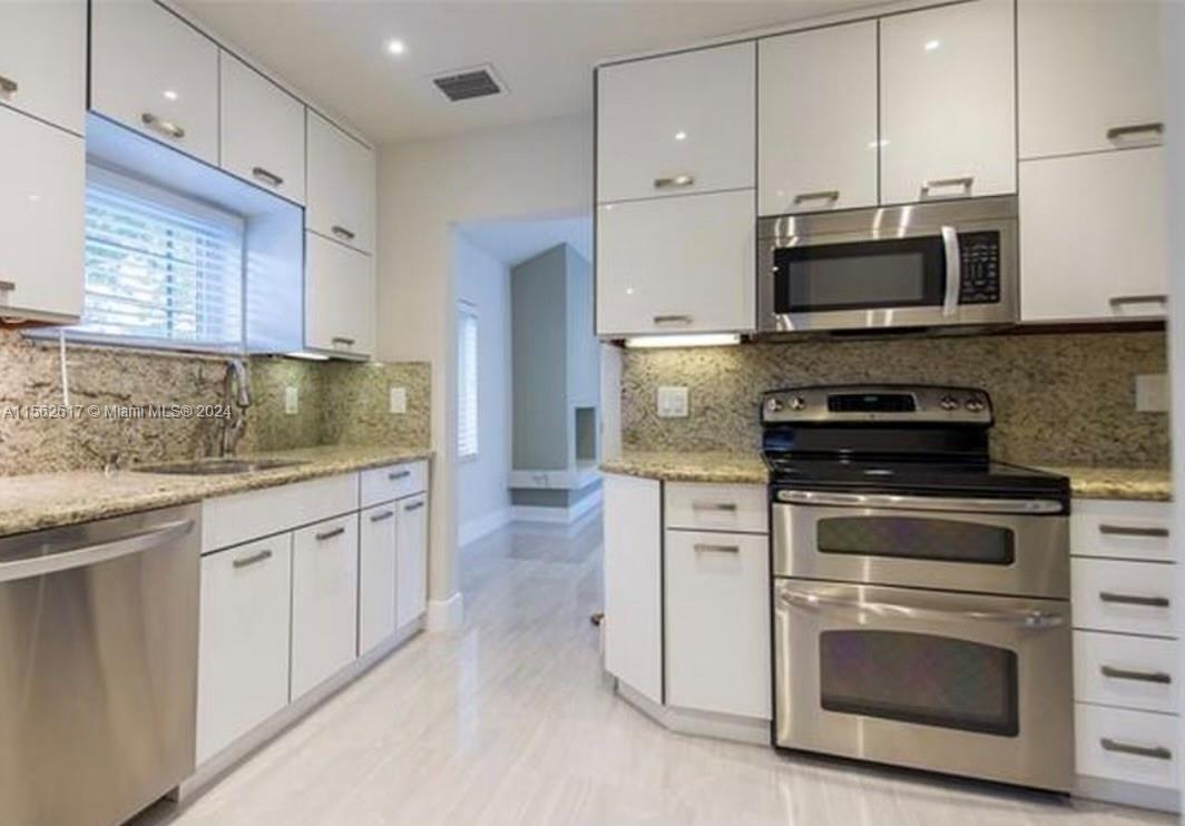 2286 SW 21st Ave, Miami, Florida 33145, 3 Bedrooms Bedrooms, ,2 BathroomsBathrooms,Residentiallease,For Rent,2286 SW 21st Ave,A11562617