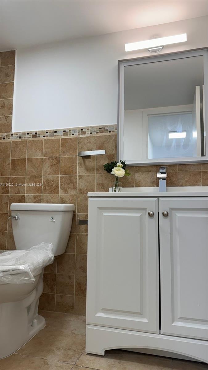 200 172nd St 406, Sunny Isles Beach, Florida 33160, 1 Bedroom Bedrooms, ,1 BathroomBathrooms,Residentiallease,For Rent,200 172nd St 406,A11562221