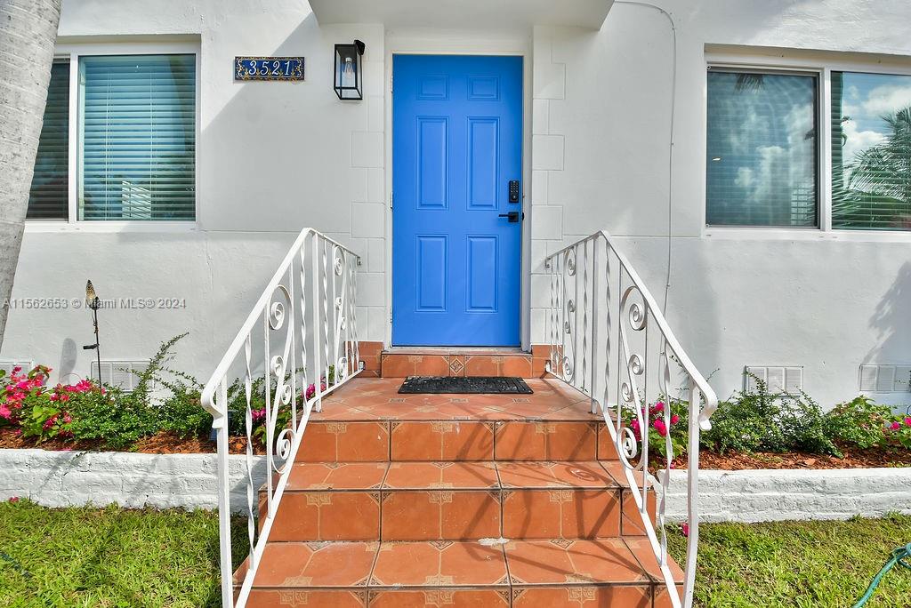 3521 SW 16th St 0, Miami, Florida 33145, 2 Bedrooms Bedrooms, ,1 BathroomBathrooms,Residentiallease,For Rent,3521 SW 16th St 0,A11562653