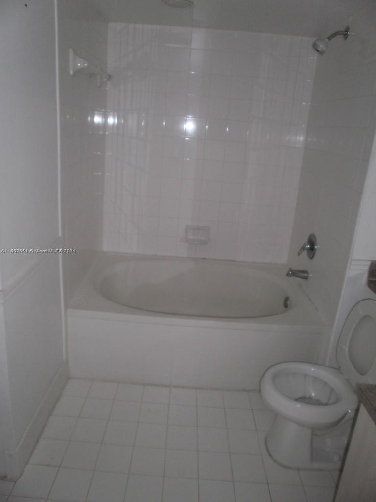 11155 SW 5th Pl 205, Pembroke Pines, Florida 33025, 2 Bedrooms Bedrooms, ,1 BathroomBathrooms,Residentiallease,For Rent,11155 SW 5th Pl 205,A11562661