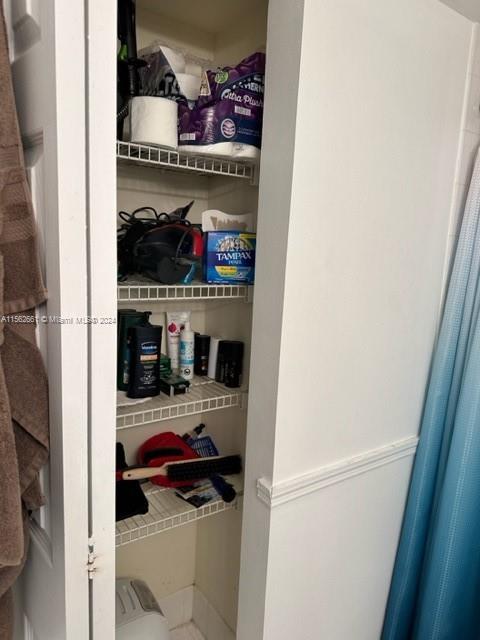 11155 SW 5th Pl 205, Pembroke Pines, Florida 33025, 2 Bedrooms Bedrooms, ,1 BathroomBathrooms,Residentiallease,For Rent,11155 SW 5th Pl 205,A11562661
