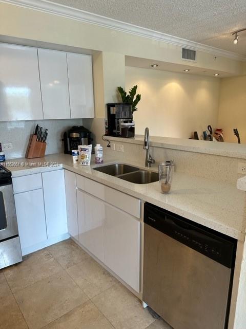 11155 SW 5th Pl 205, Pembroke Pines, Florida 33025, 2 Bedrooms Bedrooms, ,1 BathroomBathrooms,Residentiallease,For Rent,11155 SW 5th Pl 205,A11562661