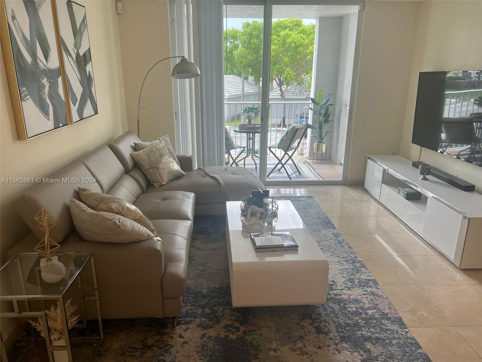 11155 SW 5th Pl 205, Pembroke Pines, Florida 33025, 2 Bedrooms Bedrooms, ,1 BathroomBathrooms,Residentiallease,For Rent,11155 SW 5th Pl 205,A11562661