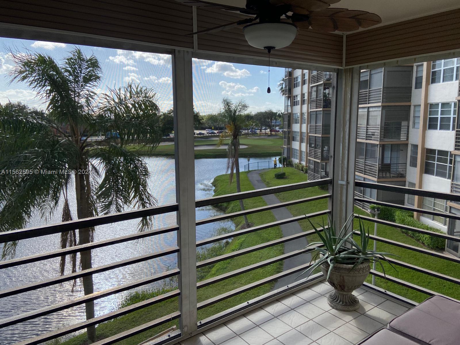 Pembroke Pines, Florida 33026, 2 Bedrooms Bedrooms, ,2 BathroomsBathrooms,Residential,For Sale,A11562595