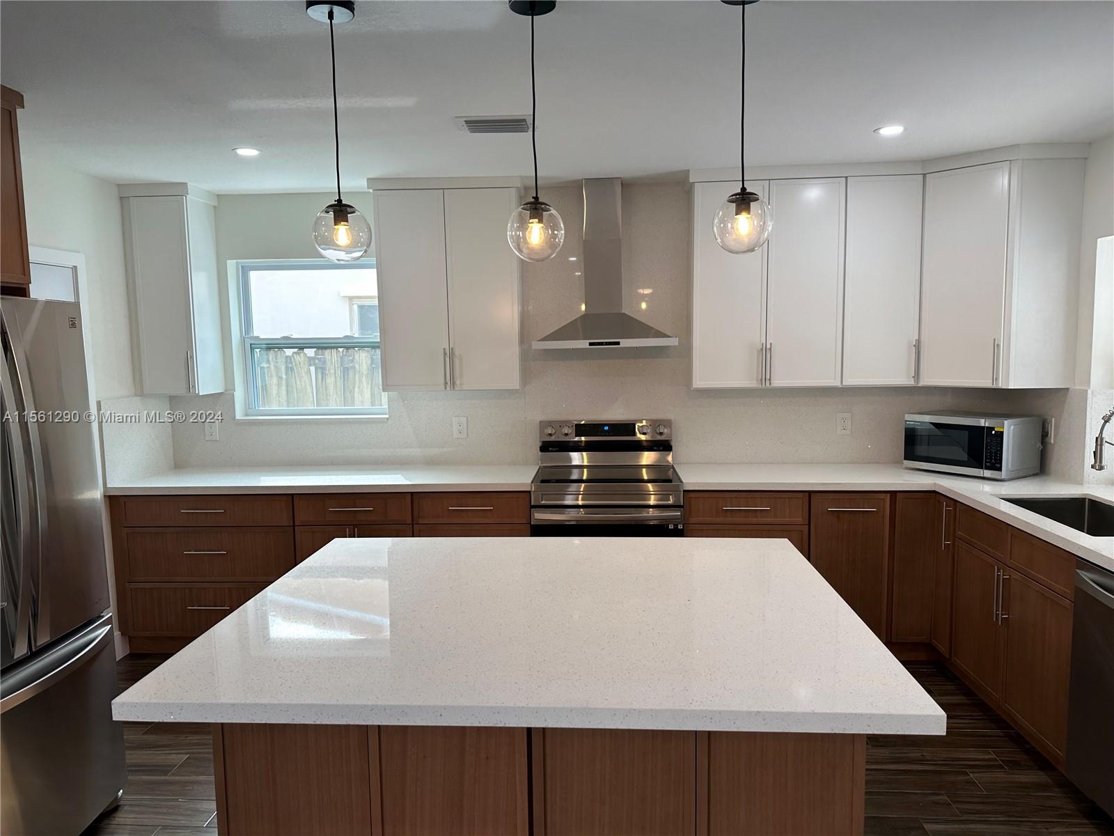 5209 Cleveland St, Hollywood, Florida 33021, 3 Bedrooms Bedrooms, ,2 BathroomsBathrooms,Residentiallease,For Rent,5209 Cleveland St,A11561290