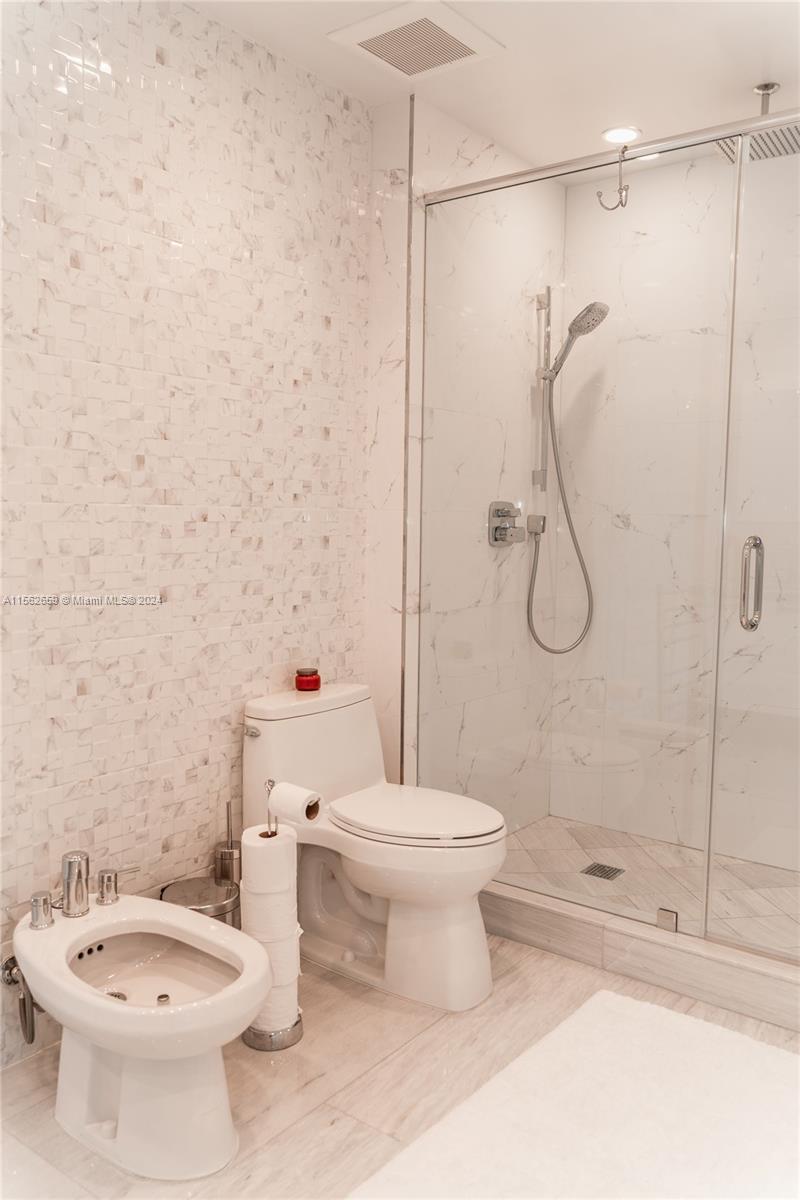 Miami Beach, Florida 33140, 3 Bedrooms Bedrooms, ,3 BathroomsBathrooms,Residential,For Sale,A11562659