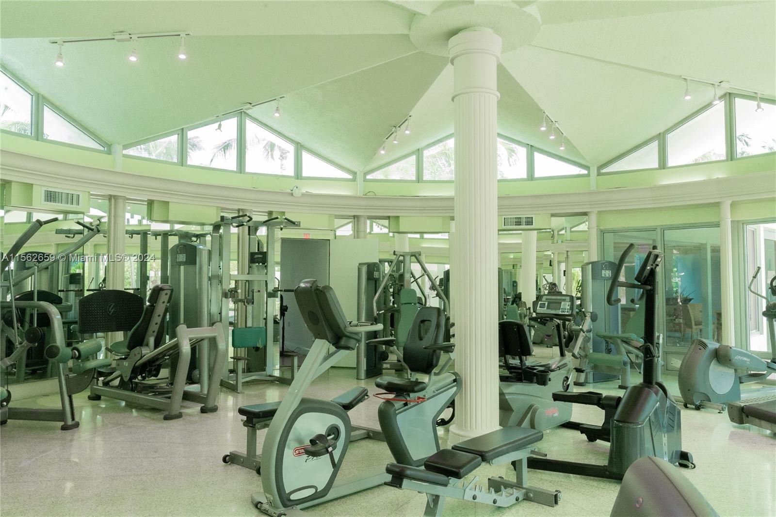 Miami Beach, Florida 33140, 3 Bedrooms Bedrooms, ,3 BathroomsBathrooms,Residential,For Sale,A11562659