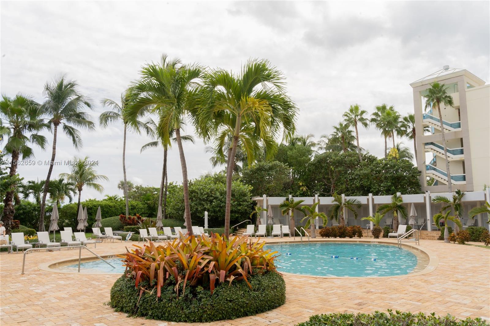 Miami Beach, Florida 33140, 3 Bedrooms Bedrooms, ,3 BathroomsBathrooms,Residential,For Sale,A11562659