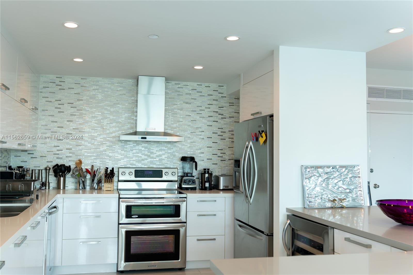 Miami Beach, Florida 33140, 3 Bedrooms Bedrooms, ,3 BathroomsBathrooms,Residential,For Sale,A11562659