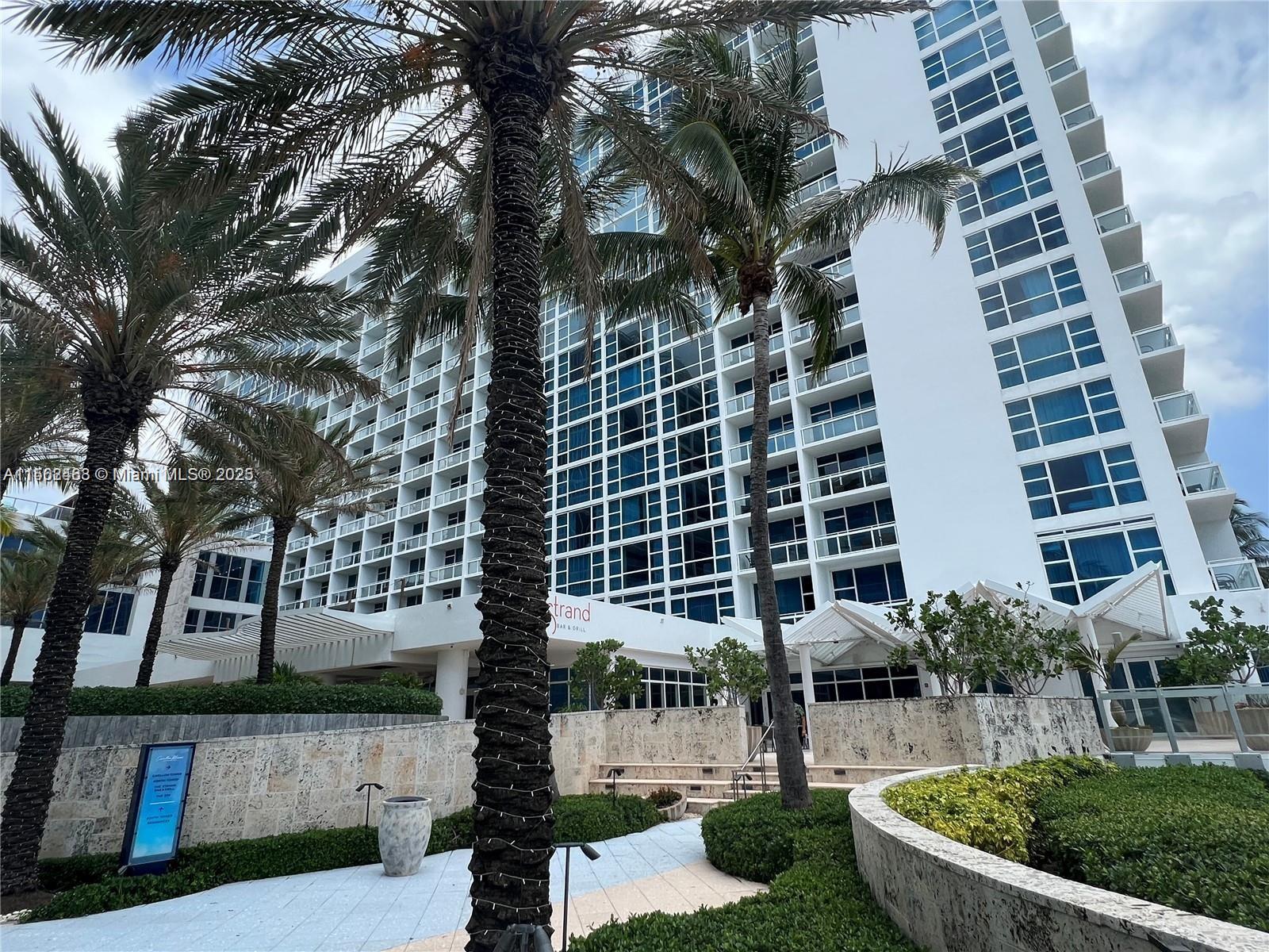 6799 Collins Ave 1501, Miami Beach, Florida 33141, 1 Bedroom Bedrooms, ,1 BathroomBathrooms,Residentiallease,For Rent,6799 Collins Ave 1501,A11562468