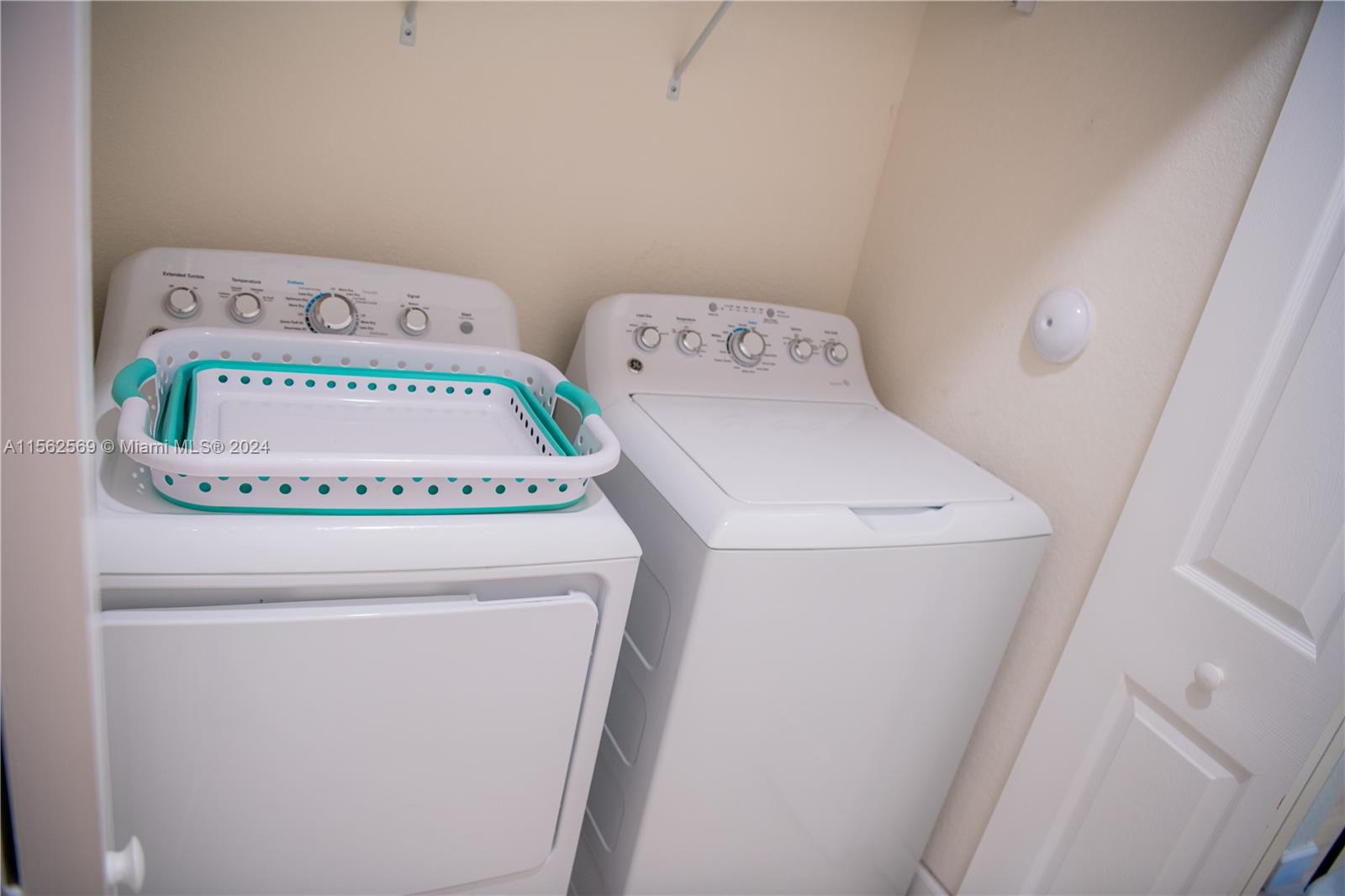 25067 SW 114th Ct 25067, Homestead, Florida 33032, 3 Bedrooms Bedrooms, ,2 BathroomsBathrooms,Residential,For Sale,25067 SW 114th Ct 25067,A11562569