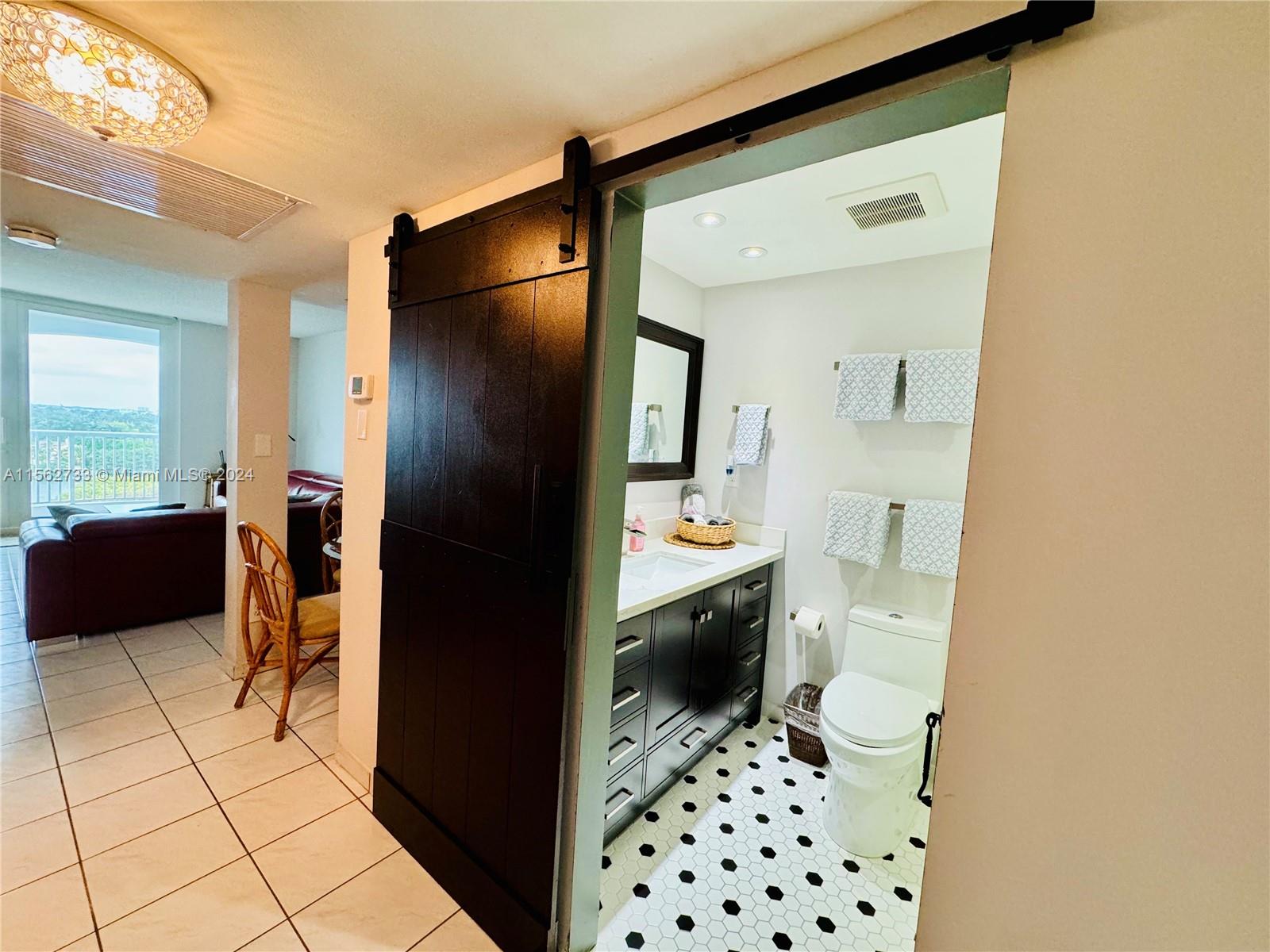 5401 Collins Ave 622, Miami Beach, Florida 33140, 1 Bedroom Bedrooms, ,1 BathroomBathrooms,Residential,For Sale,5401 Collins Ave 622,A11562733