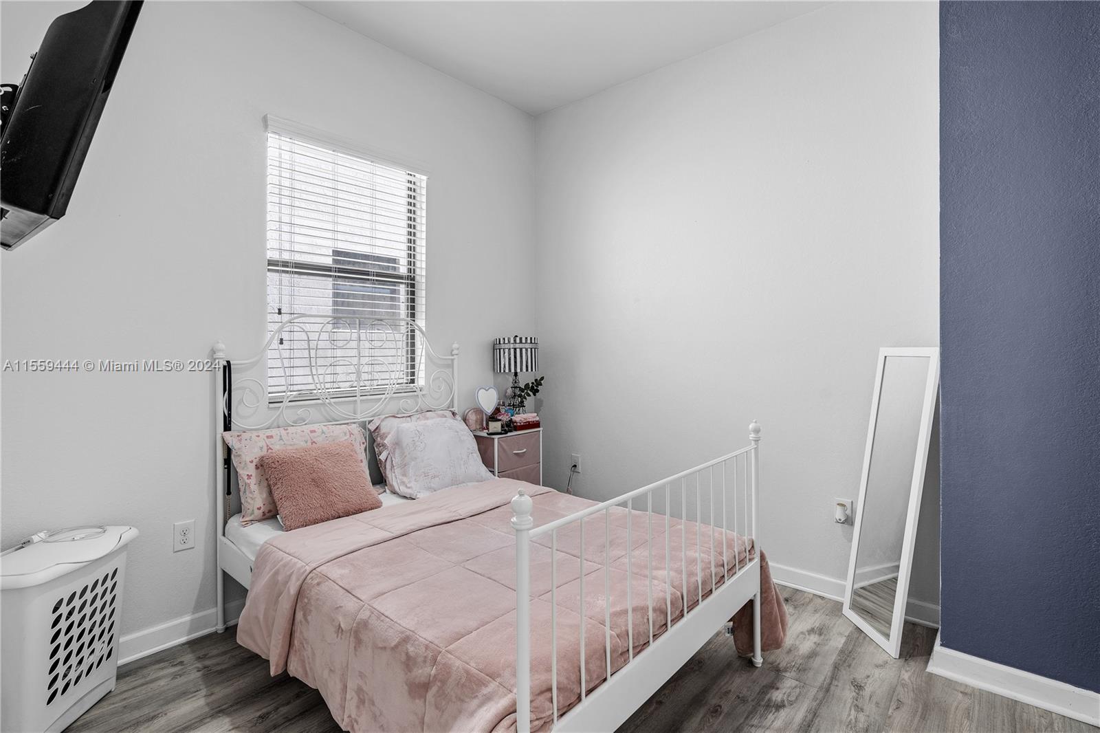 533 SE 34th Ter, Homestead, Florida 33033, 4 Bedrooms Bedrooms, ,2 BathroomsBathrooms,Residential,For Sale,533 SE 34th Ter,A11559444