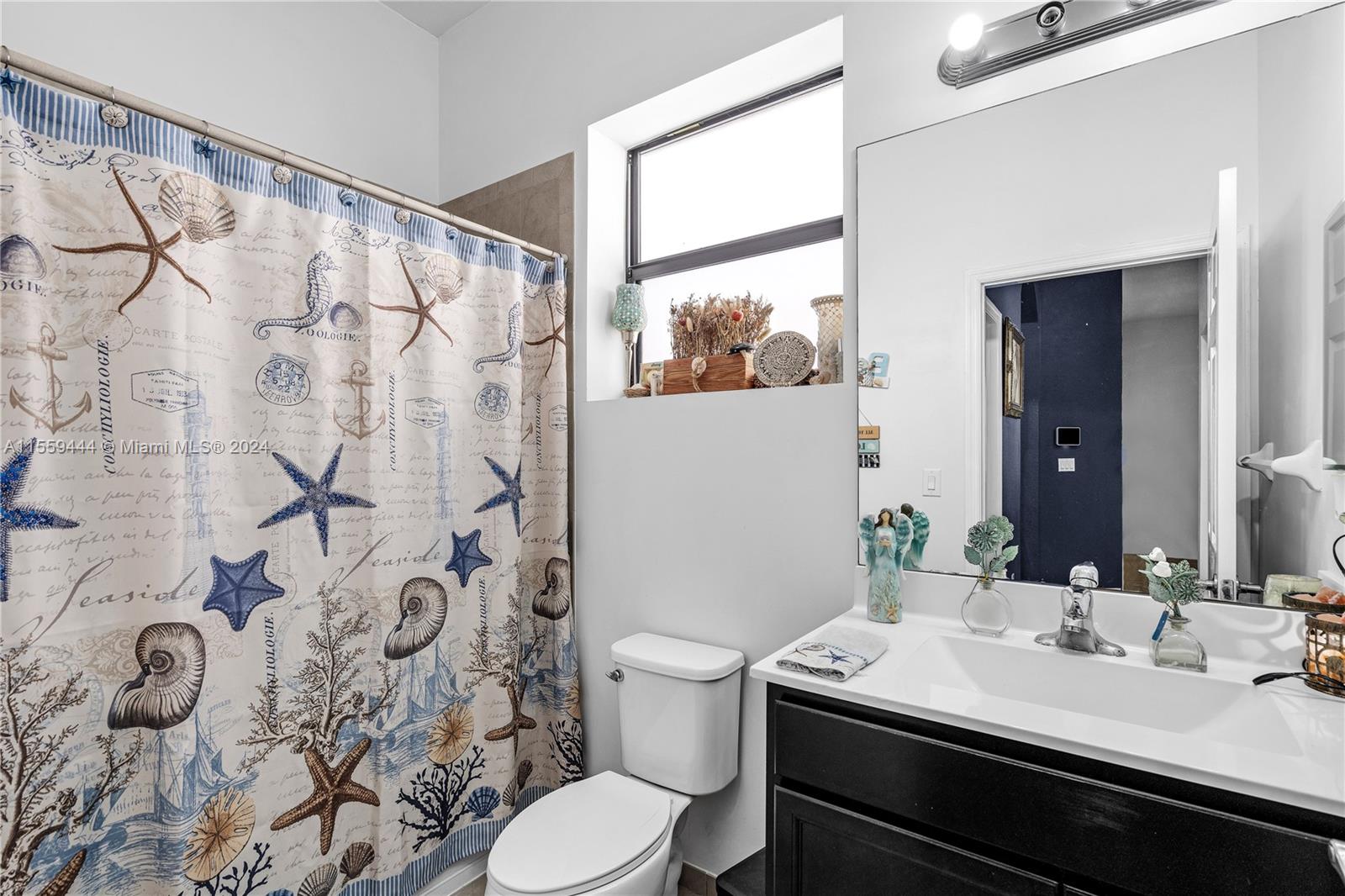 533 SE 34th Ter, Homestead, Florida 33033, 4 Bedrooms Bedrooms, ,2 BathroomsBathrooms,Residential,For Sale,533 SE 34th Ter,A11559444