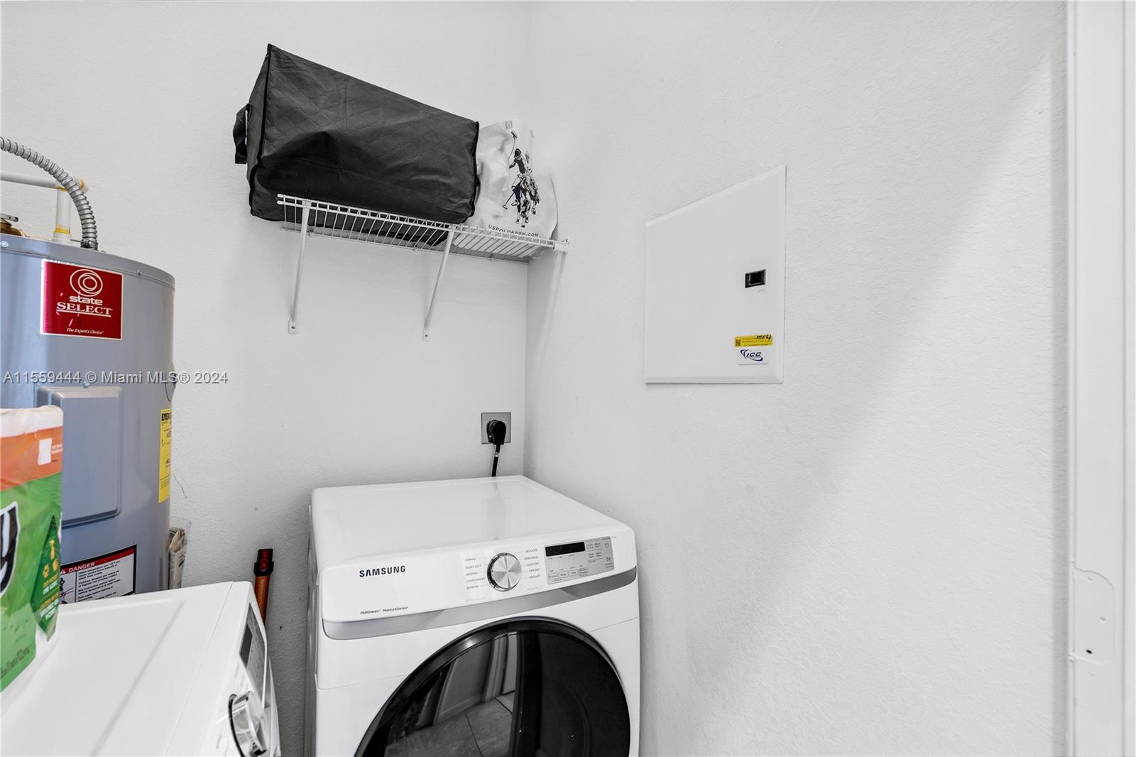 533 SE 34th Ter, Homestead, Florida 33033, 4 Bedrooms Bedrooms, ,2 BathroomsBathrooms,Residential,For Sale,533 SE 34th Ter,A11559444