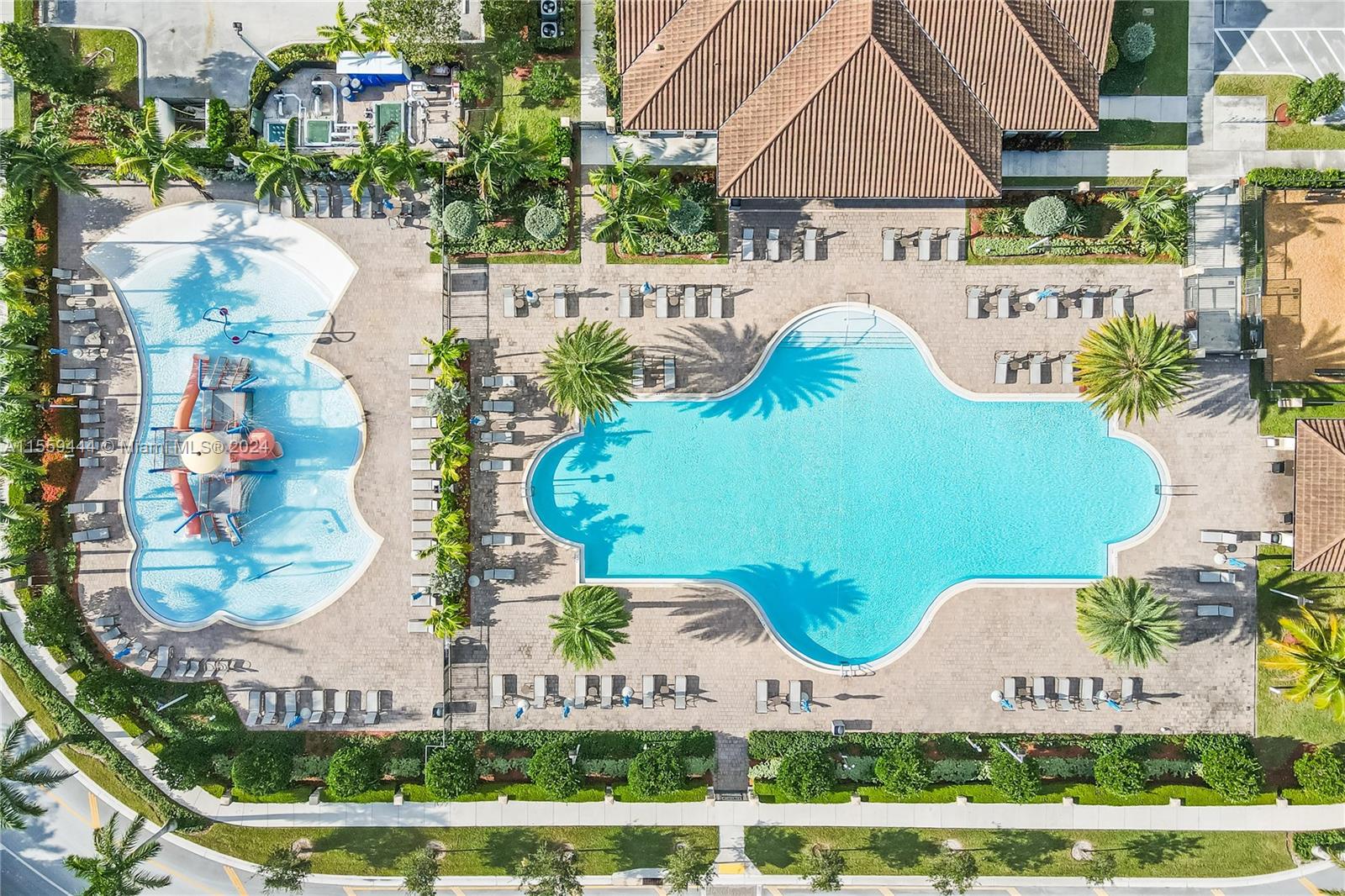 533 SE 34th Ter, Homestead, Florida 33033, 4 Bedrooms Bedrooms, ,2 BathroomsBathrooms,Residential,For Sale,533 SE 34th Ter,A11559444