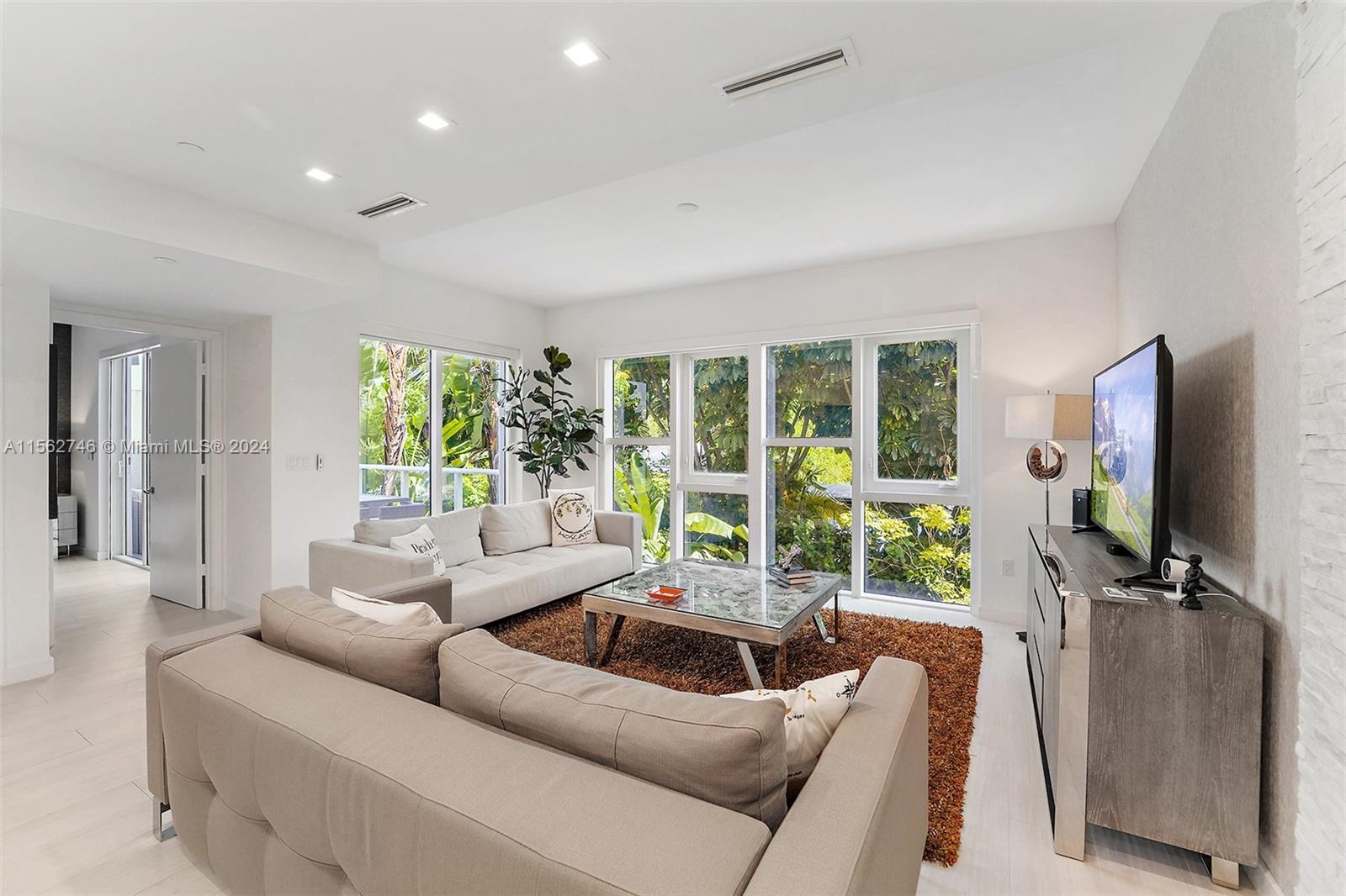 455 NE 39 308, Miami, Florida 33137, 1 Bedroom Bedrooms, ,1 BathroomBathrooms,Residential,For Sale,455 NE 39 308,A11562746